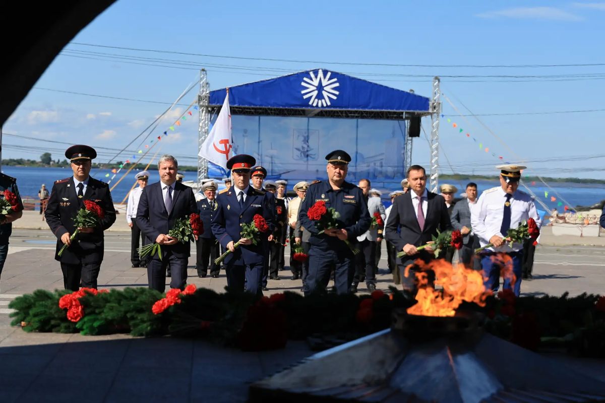 Ежегодно День Военно-морского флота отмечается в России в последнее воскресенье июля Ежегодно День Военно-морского флота отмечается в России в последнее воскресенье июля