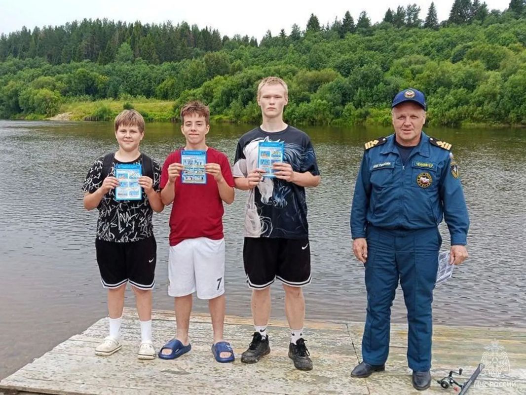 Отдыхая у воды, помни о безопасности Отдыхая у воды, помни о безопасности