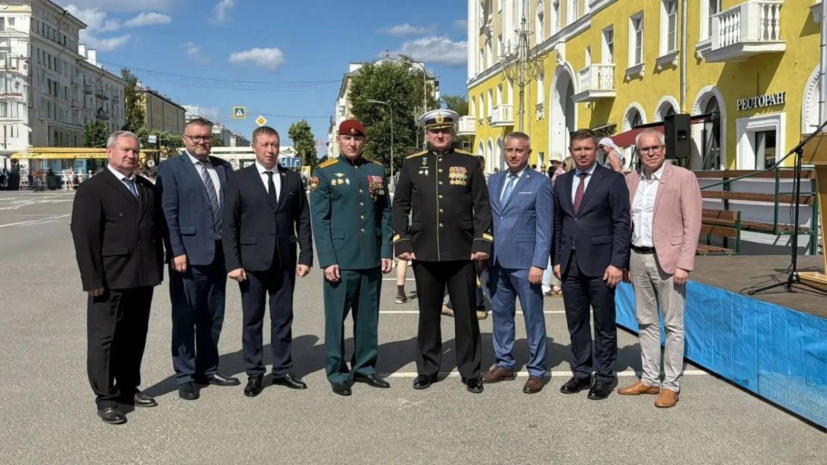 Игорь Арсентьев: День Военноморского флота вписан в историю Северодвинска, в судьбы его жителей, в труд и подвиг поколений корабелов и моряков Игорь Арсентьев: День Военноморского флота вписан в историю Северодвинска, в судьбы его жителей, в труд и подвиг поколений корабелов и моряков
