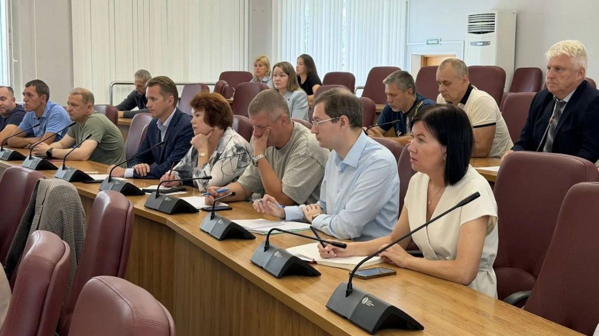 Игорь Арсентьев: Сегодня провёл еженедельную планёрку с ресурсоснабжающими организациями и управляющими компаниями Игорь Арсентьев: Сегодня провёл еженедельную планёрку с ресурсоснабжающими организациями и управляющими компаниями
