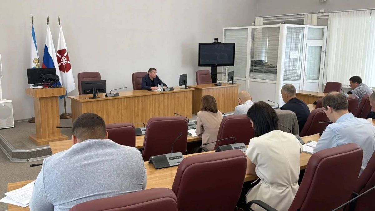 Игорь Арсентьев: Сегодня провёл еженедельную планёрку с ресурсоснабжающими организациями и управляющими компаниями
