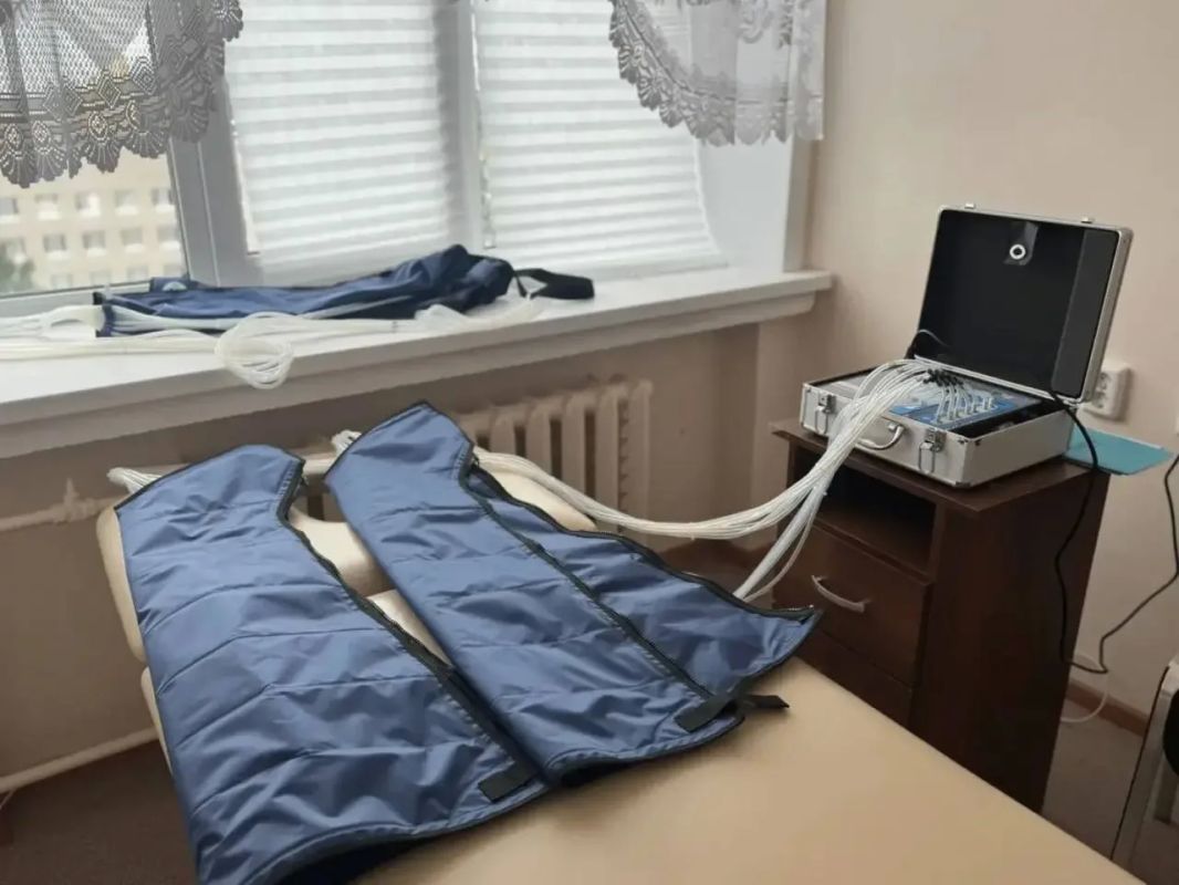 Александр Цыбульский: В отделение медицинской реабилитации Северодвинской городской клинической больницы №2 поступило современное оборудование, которое помогает пациентам быстрее и комфортнее восстанавливаться после... Александр Цыбульский: В отделение медицинской реабилитации Северодвинской городской клинической больницы №2 поступило современное оборудование, которое помогает пациентам быстрее и комфортнее восстанавливаться после...