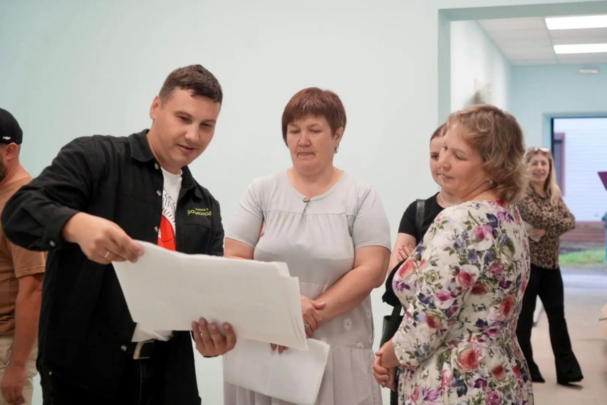 Во время рабочей поездки в Каргополь руководитель агентства по делам молодёжи Архангельской области Юрий Марич и молодогвардеец Никита Сергеев посетили объекты молодёжной инфраструктуры Во время рабочей поездки в Каргополь руководитель агентства по делам молодёжи Архангельской области Юрий Марич и молодогвардеец Никита Сергеев посетили объекты молодёжной инфраструктуры