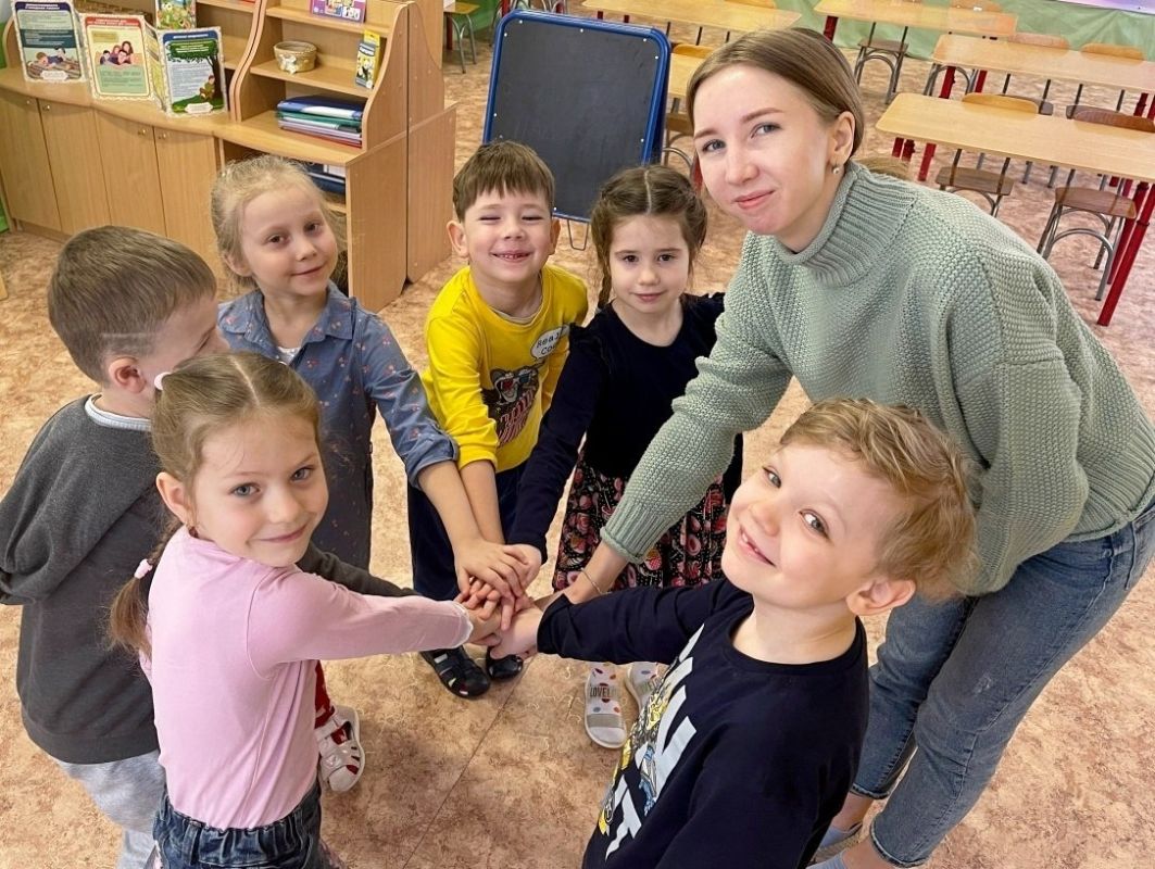 Они дарят любовь и тепло детям Они дарят любовь и тепло детям