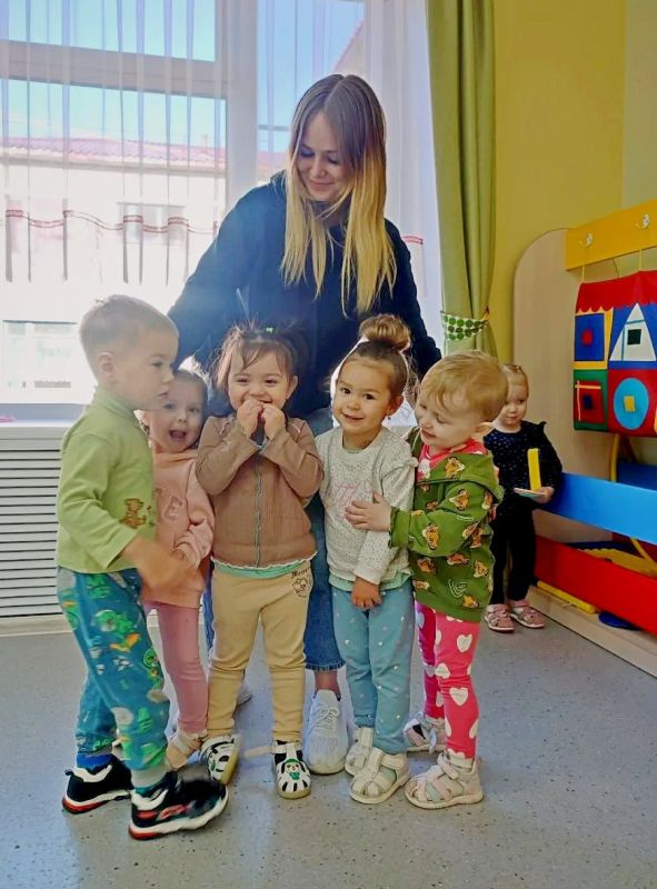 Они дарят любовь и тепло детям Они дарят любовь и тепло детям