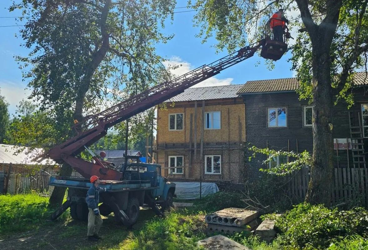 В Онеге по нацпроекту благоустраивают набережную Комарова и городской парк В Онеге по нацпроекту благоустраивают набережную Комарова и городской парк
