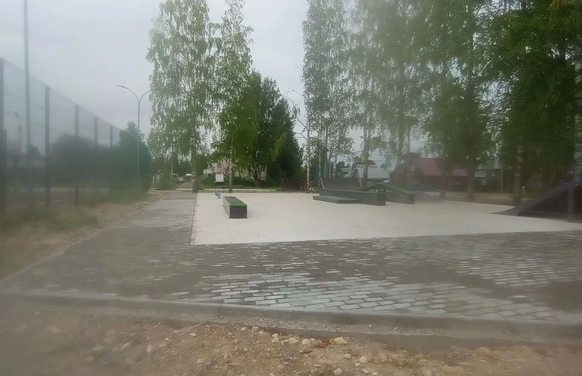 В Плесецке продолжается благоустройство территории на улице Советской близ школы №1 В Плесецке продолжается благоустройство территории на улице Советской близ школы №1