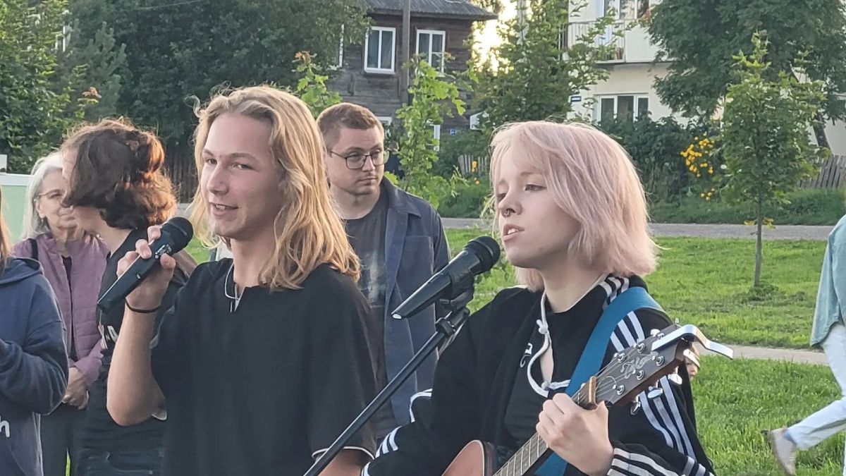 Вечер под гитару на городском пляже Каргополя — как это было! Вечер под гитару на городском пляже Каргополя — как это было!