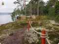 На побережье Белого моря у озера Мураканское в нацпарке «Онежское Поморье» успешно завершилась летняя научно-исследовательская школа, главным итогом которой стало открытие новой экологической тропы «МОХнатый лес»