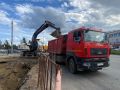 На проспекте Дзержинского коммунальщики устраняют серию аварий на теплосетях