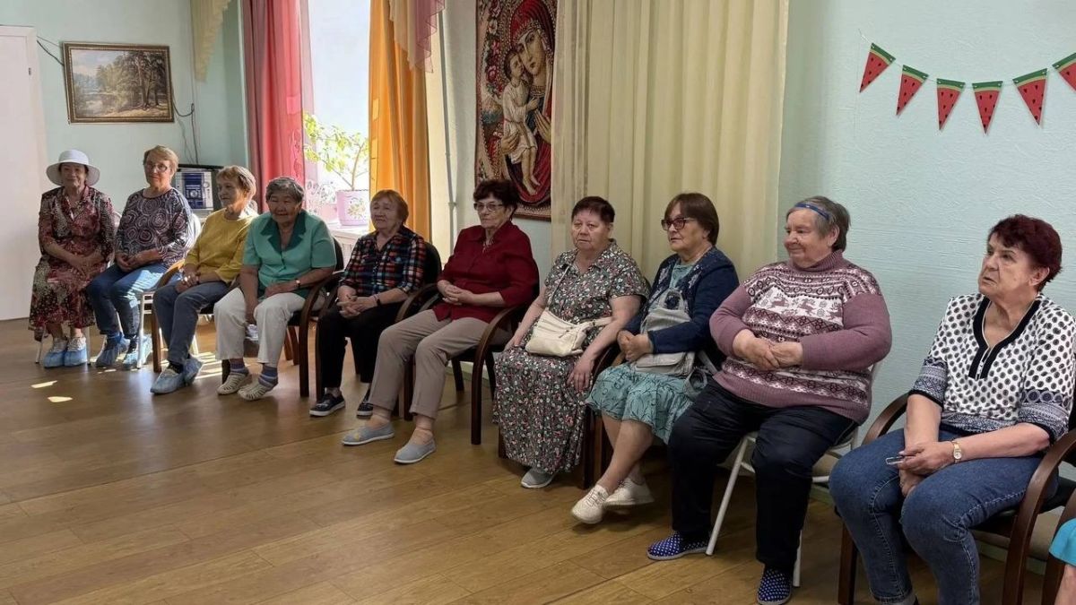 Игорь Арсентьев: В начале июля во время рабочей поездки в Коношу я познакомился с участницами регионального проекта «Поморское долголетие» - мудрыми, активными и очень увлечёнными женщинами Игорь Арсентьев: В начале июля во время рабочей поездки в Коношу я познакомился с участницами регионального проекта «Поморское долголетие» - мудрыми, активными и очень увлечёнными женщинами