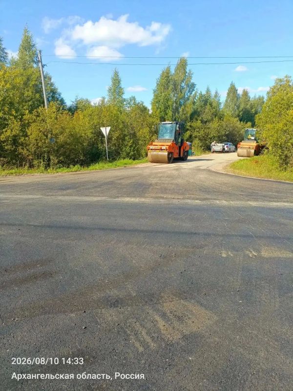 Завершена укладка верхнего слоя асфальта на участке ремонта трассы М8 "Холмогоры" - Котлас км 268 - км 269 у дер