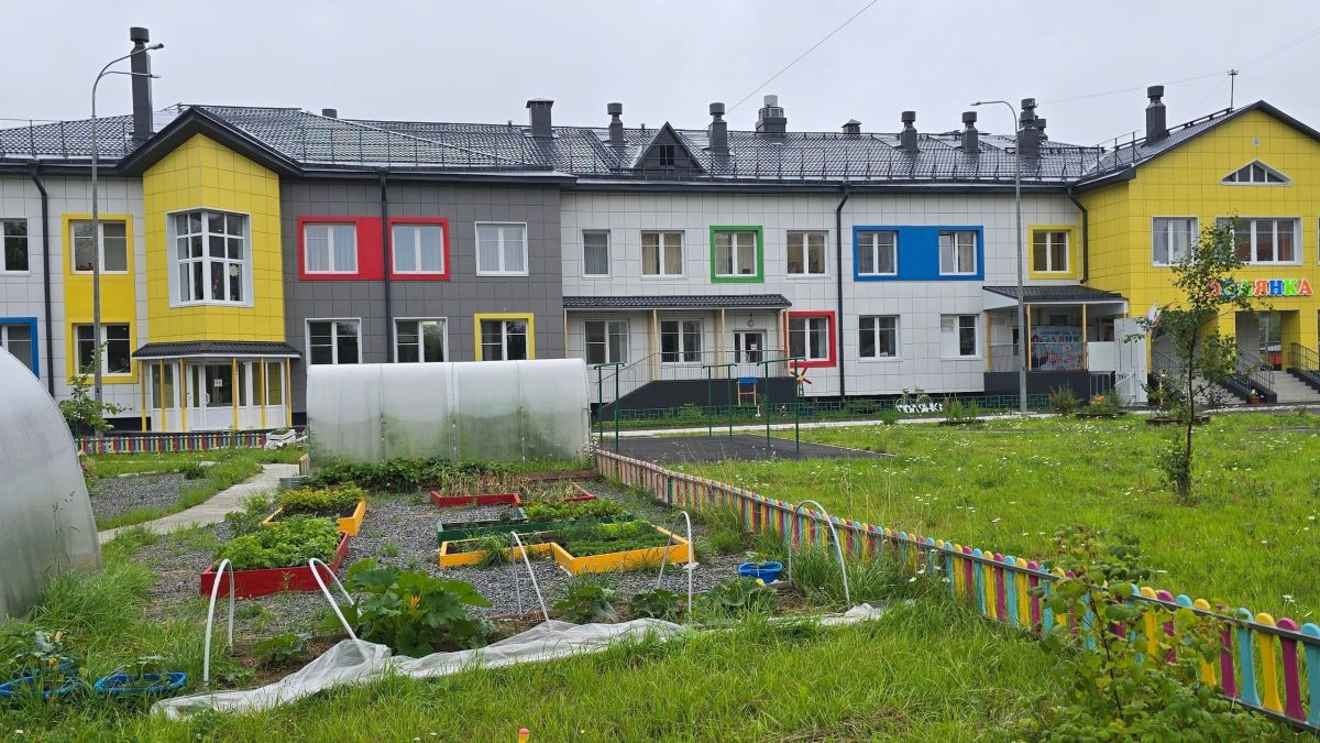Продолжаем знакомить вас с призерами конкурса "Лучший архангельский дворик" этого года Продолжаем знакомить вас с призерами конкурса "Лучший архангельский дворик" этого года