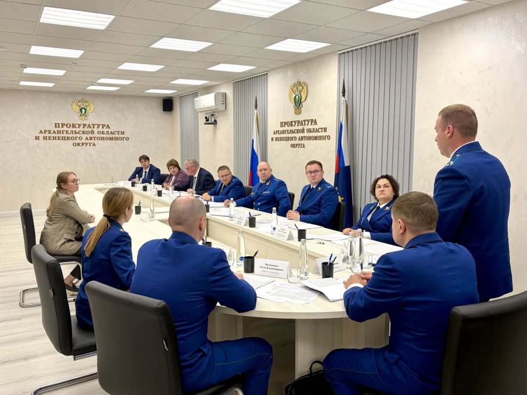 Заместитель Генерального прокурора Российской Федерации Алексей Захаров принял участие в подведении итогов работы прокуратуры Архангельской области и Ненецкого автономного округа в 1 полугодии 2026 года и провел личный прием... Заместитель Генерального прокурора Российской Федерации Алексей Захаров принял участие в подведении итогов работы прокуратуры Архангельской области и Ненецкого автономного округа в 1 полугодии 2026 года и провел личный прием...