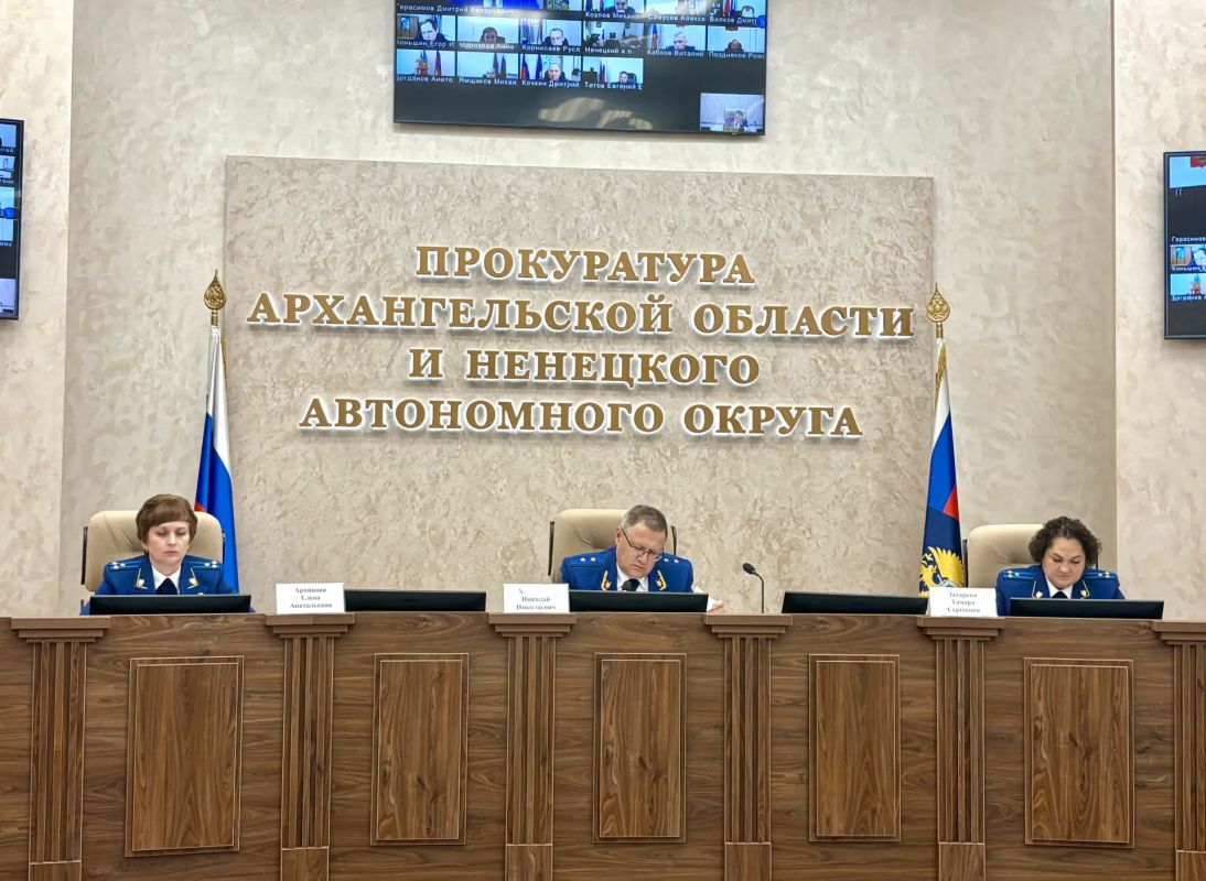 Заместитель Генерального прокурора Российской Федерации Алексей Захаров принял участие в подведении итогов работы прокуратуры Архангельской области и Ненецкого автономного округа в 1 полугодии 2026 года и провел личный прием... Заместитель Генерального прокурора Российской Федерации Алексей Захаров принял участие в подведении итогов работы прокуратуры Архангельской области и Ненецкого автономного округа в 1 полугодии 2026 года и провел личный прием...