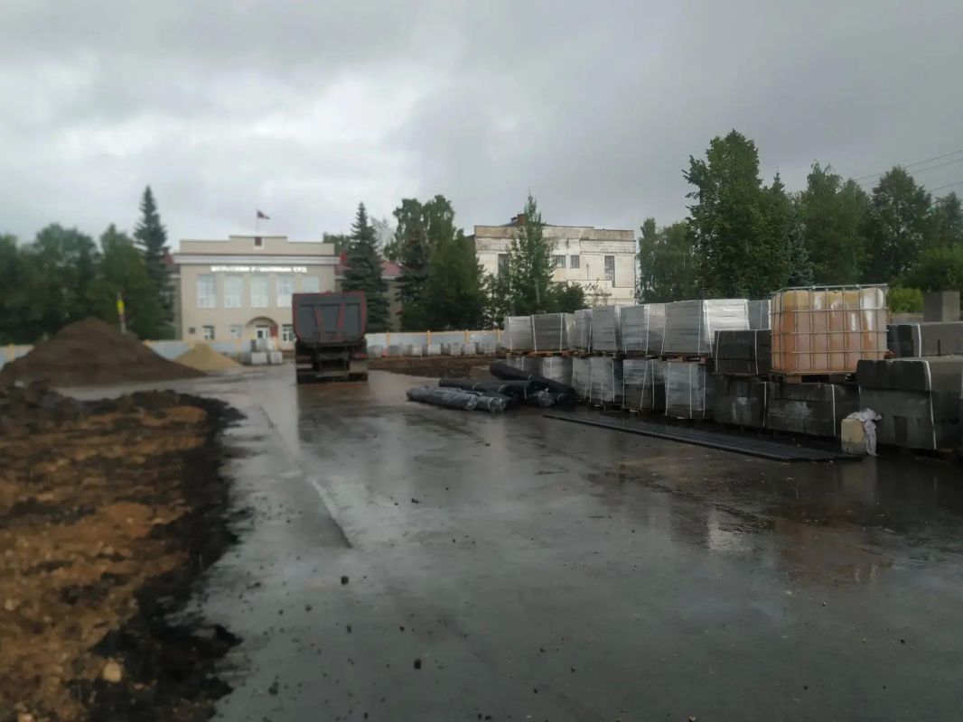 В Вельске подрядчик выполняет подготовительные работы на проекте благоустройства «Над Велью и Вагой» В Вельске подрядчик выполняет подготовительные работы на проекте благоустройства «Над Велью и Вагой»
