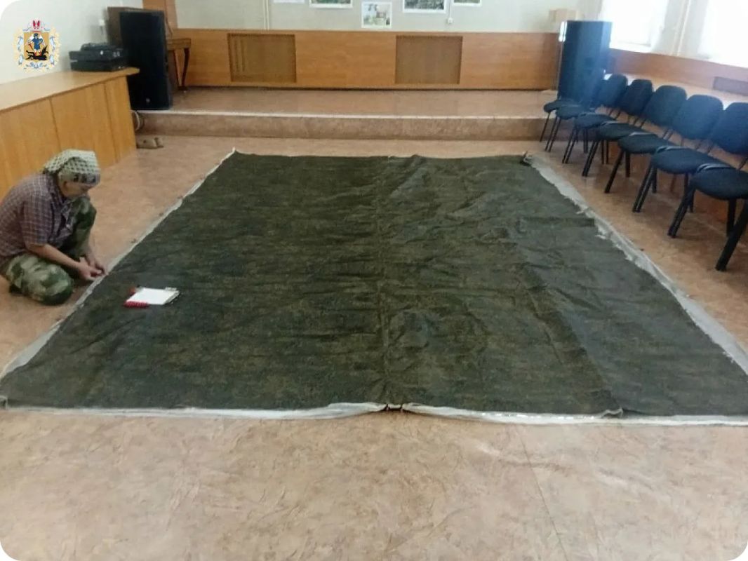 Активисты Устьянского округа мастерят для участников СВО масксети и антидроновые одеяла Активисты Устьянского округа мастерят для участников СВО масксети и антидроновые одеяла