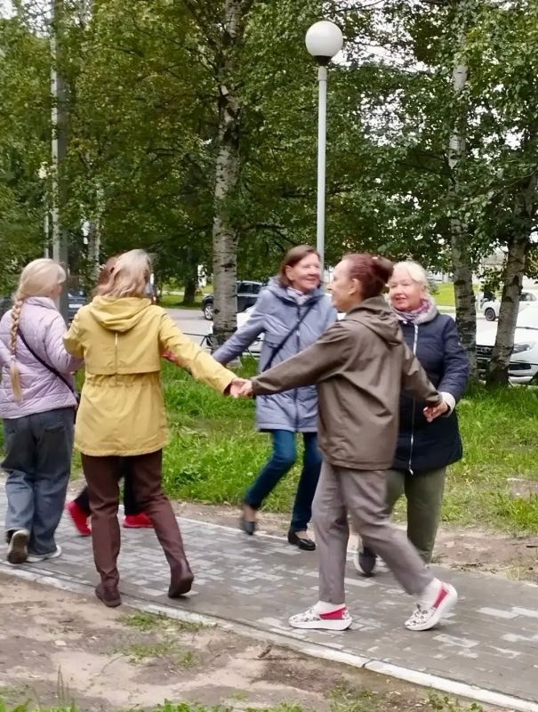 Летние вечера на музыкальном пятачке ломоносовского дворцы культуры набирают обороты Летние вечера на музыкальном пятачке ломоносовского дворцы культуры набирают обороты