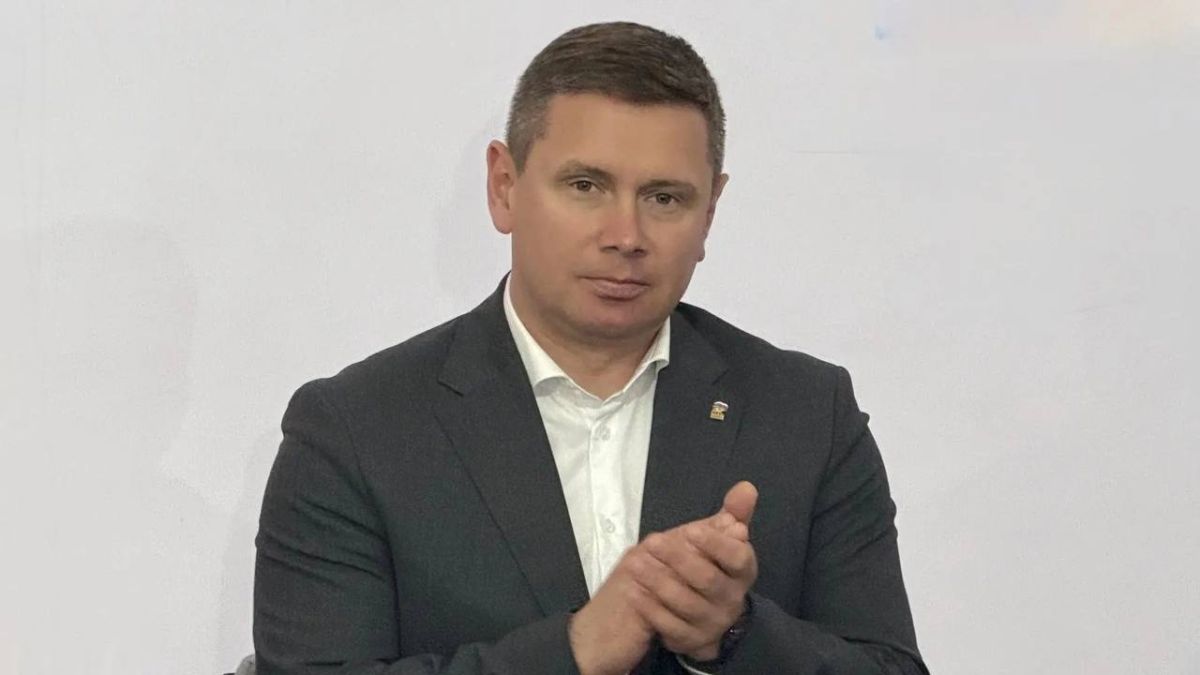 Игорь Арсентьев: Сегодня работал в Каргополе, здесь проходит областной молодежный форум «Команда 29: Год культуры Русского Севера», объединивший более 200 представителей молодежного актива из муниципальных образований региона Игорь Арсентьев: Сегодня работал в Каргополе, здесь проходит областной молодежный форум «Команда 29: Год культуры Русского Севера», объединивший более 200 представителей молодежного актива из муниципальных образований региона