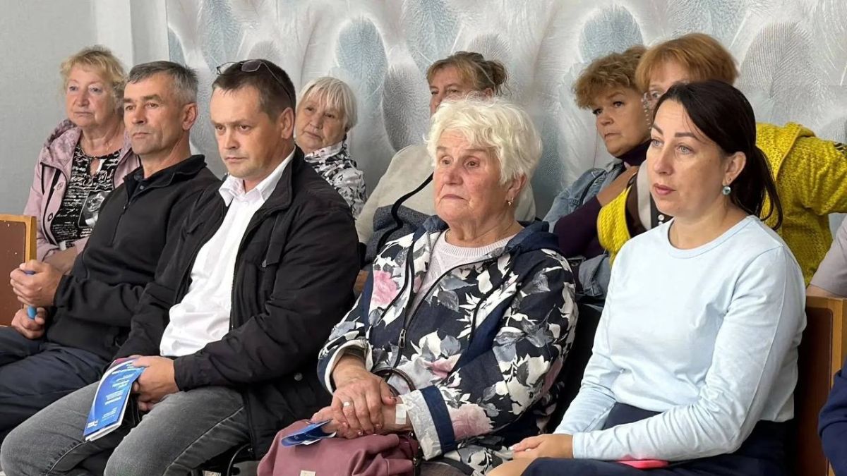 Игорь Арсентьев: Сегодня вместе с активистом «Единой России» Никитой Сергеевым плотно поработали в Коношском округе Игорь Арсентьев: Сегодня вместе с активистом «Единой России» Никитой Сергеевым плотно поработали в Коношском округе