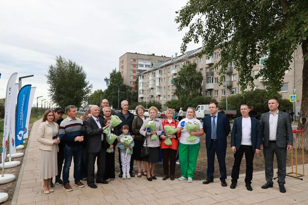 На архангельской набережной открыли Аллею династий «Росводоканала»