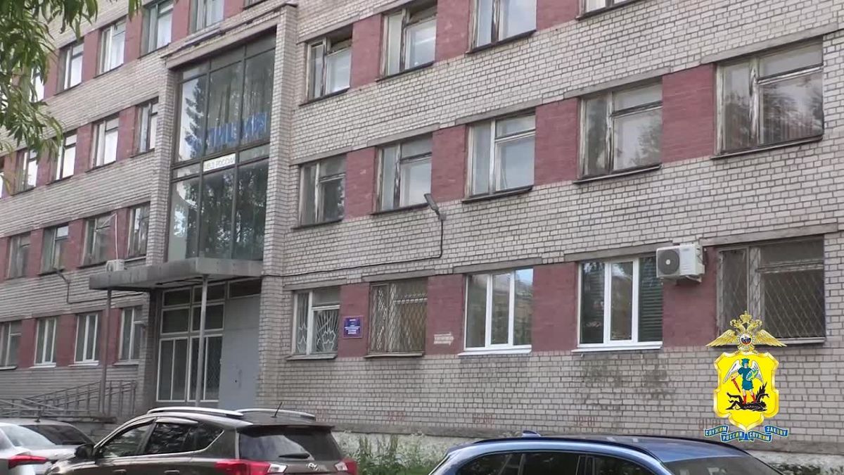 Сотрудники полиции раскрыли серию краж компьютерной техники из студенческих общежитий на улице Вологодской и Набережной Северной Двины в Архангельске