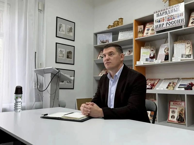 Ветеран СВО Александр Шевченко встретился с волонтерами Устьянского округа Ветеран СВО Александр Шевченко встретился с волонтерами Устьянского округа