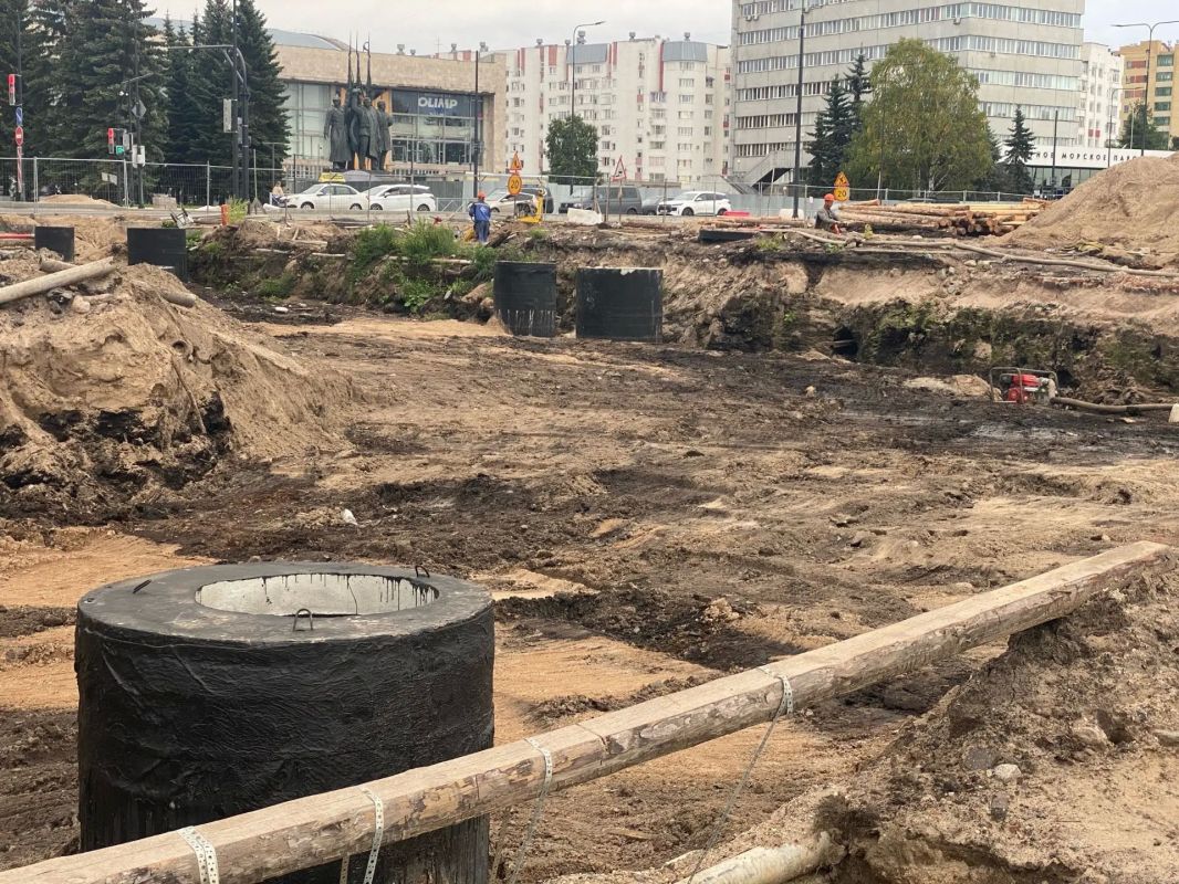 На площади Профсоюзов начались дорожные работы На площади Профсоюзов начались дорожные работы