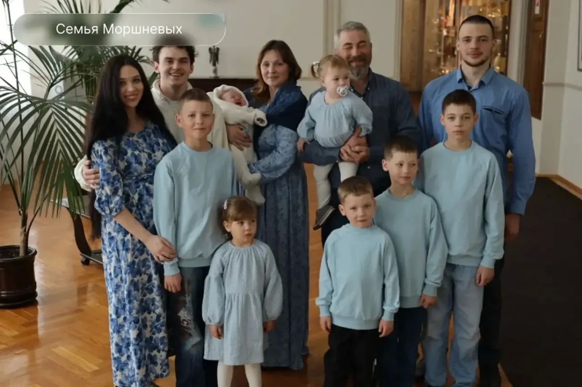 Александр Цыбульский: Указом Президента Владимира Владимировича Путина сразу две семьи из Архангельской области отмечены государственными наградами за заслуги в воспитании детей и укреплении семейных традиций Александр Цыбульский: Указом Президента Владимира Владимировича Путина сразу две семьи из Архангельской области отмечены государственными наградами за заслуги в воспитании детей и укреплении семейных традиций