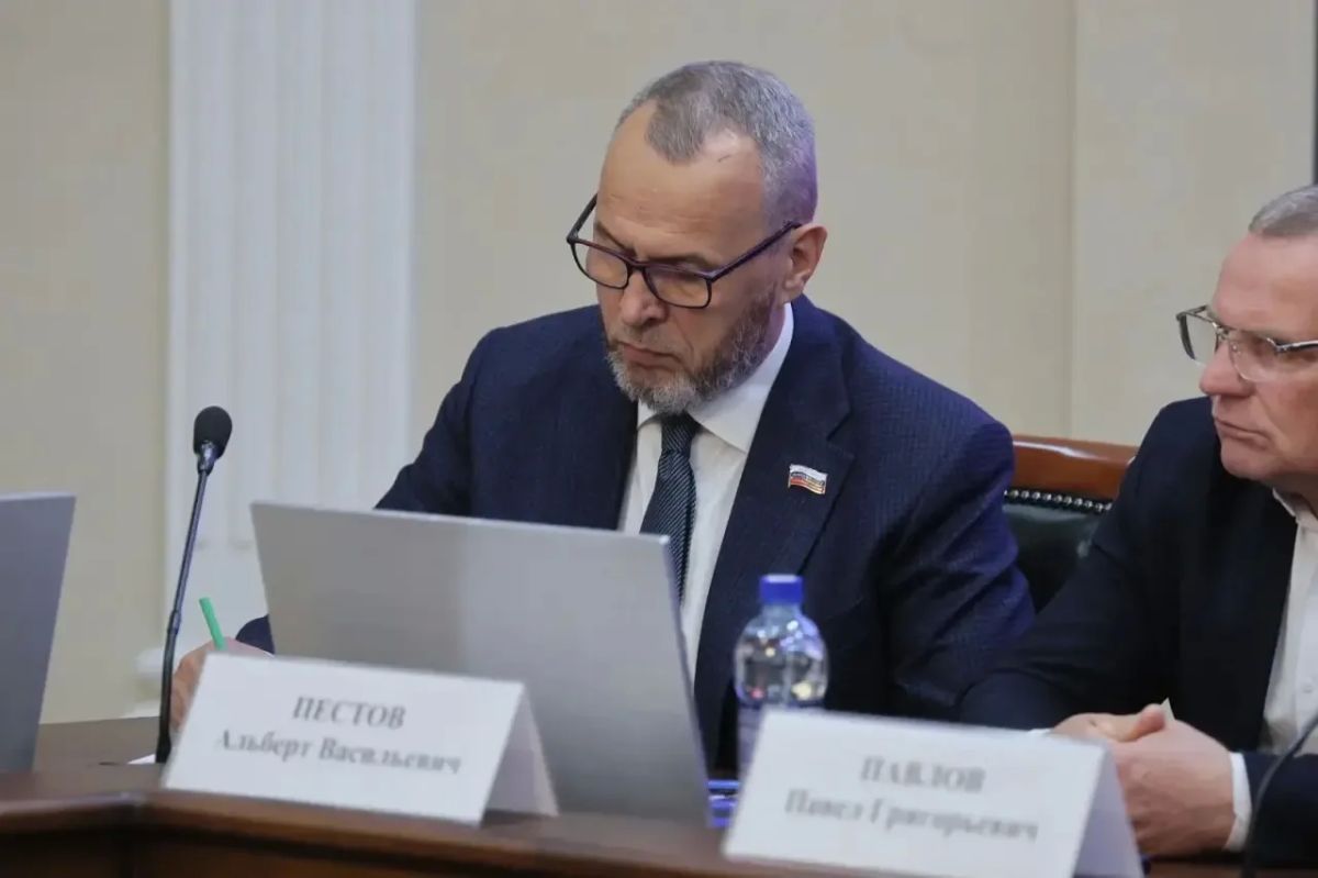 Александр Цыбульский: В канун нового парламентского сезона встретились с депутатами фракции «Единая Россия» в Архангельском областном Собрании Александр Цыбульский: В канун нового парламентского сезона встретились с депутатами фракции «Единая Россия» в Архангельском областном Собрании