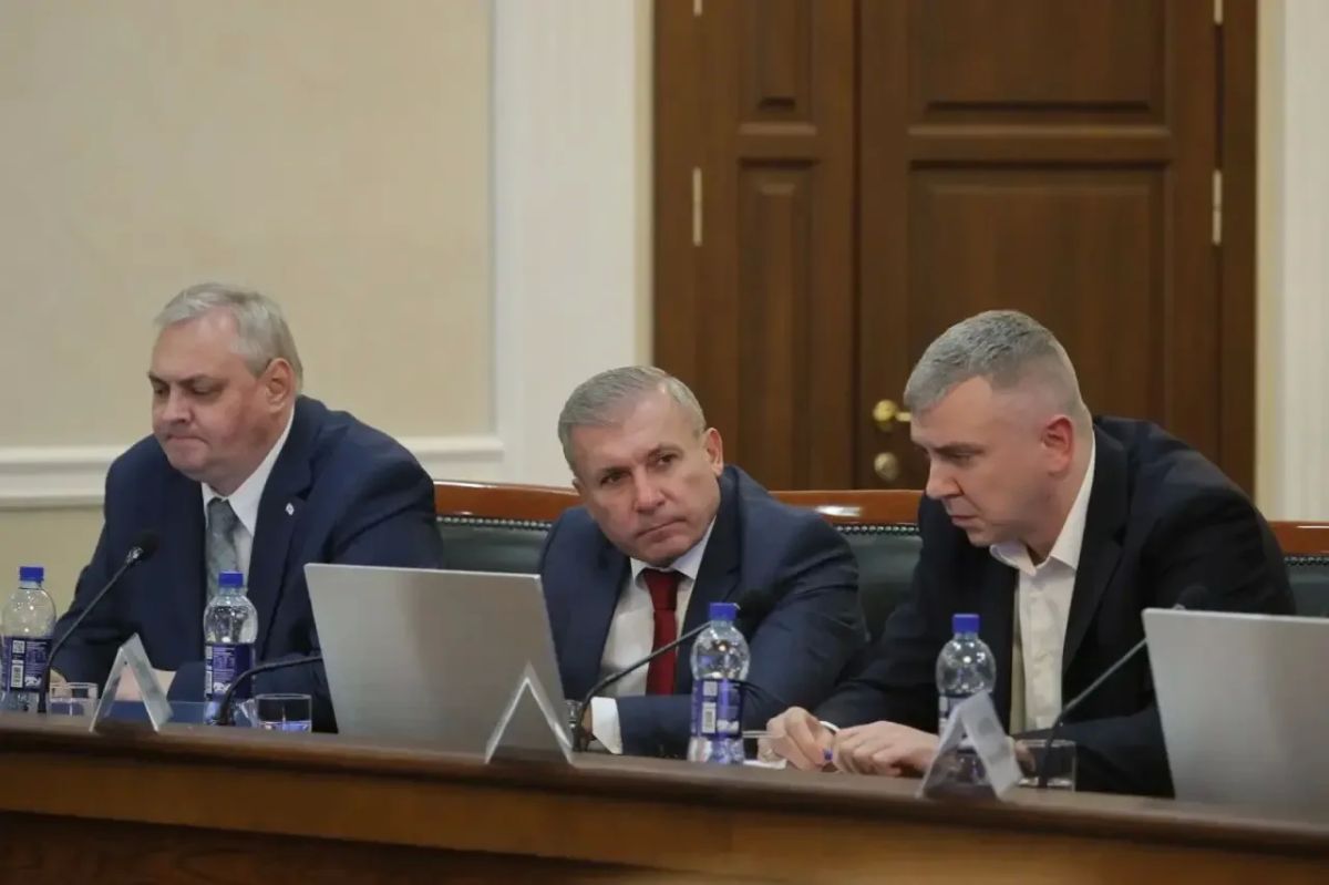 Александр Цыбульский: В канун нового парламентского сезона встретились с депутатами фракции «Единая Россия» в Архангельском областном Собрании Александр Цыбульский: В канун нового парламентского сезона встретились с депутатами фракции «Единая Россия» в Архангельском областном Собрании