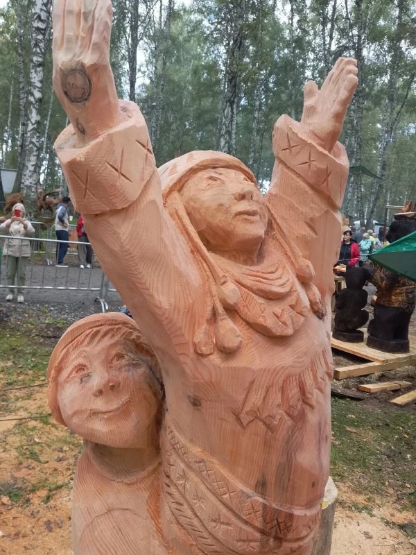 Вельский мастер — на «Празднике топора» в Томске! Вельский мастер — на «Празднике топора» в Томске!