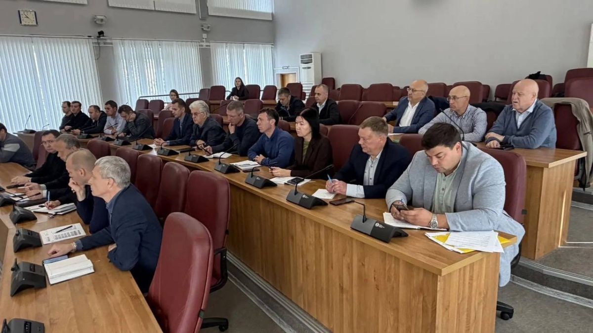 Игорь Арсентьев: Сегодня провёл традиционную еженедельную планёрку с ресурсоснабжающими организациями и управляющими компаниями Игорь Арсентьев: Сегодня провёл традиционную еженедельную планёрку с ресурсоснабжающими организациями и управляющими компаниями