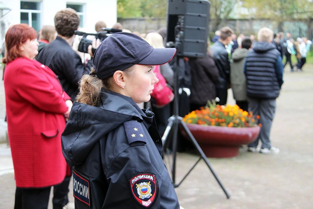 В Архангельской области сотрудники полиции обеспечили общественный порядок на мероприятиях, посвященных началу нового учебного года В Архангельской области сотрудники полиции обеспечили общественный порядок на мероприятиях, посвященных началу нового учебного года