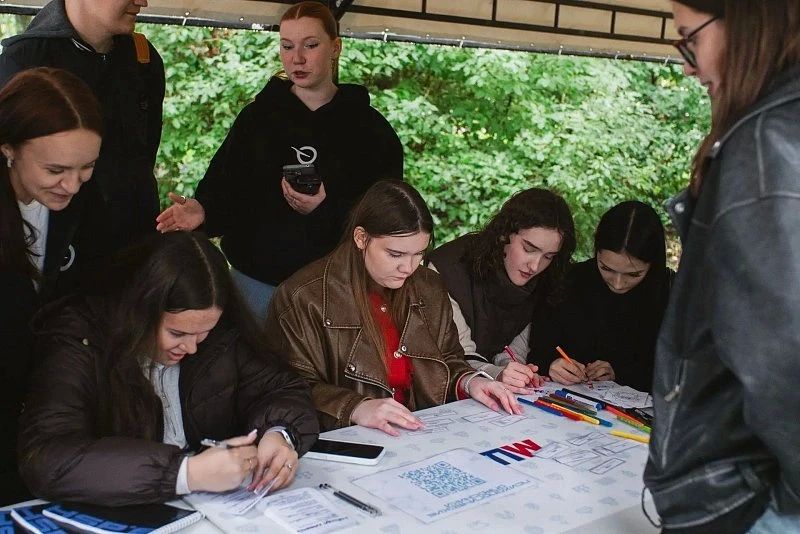 Смотрите, как прошёл «Факультатив» в Петровском парке! Смотрите, как прошёл «Факультатив» в Петровском парке!