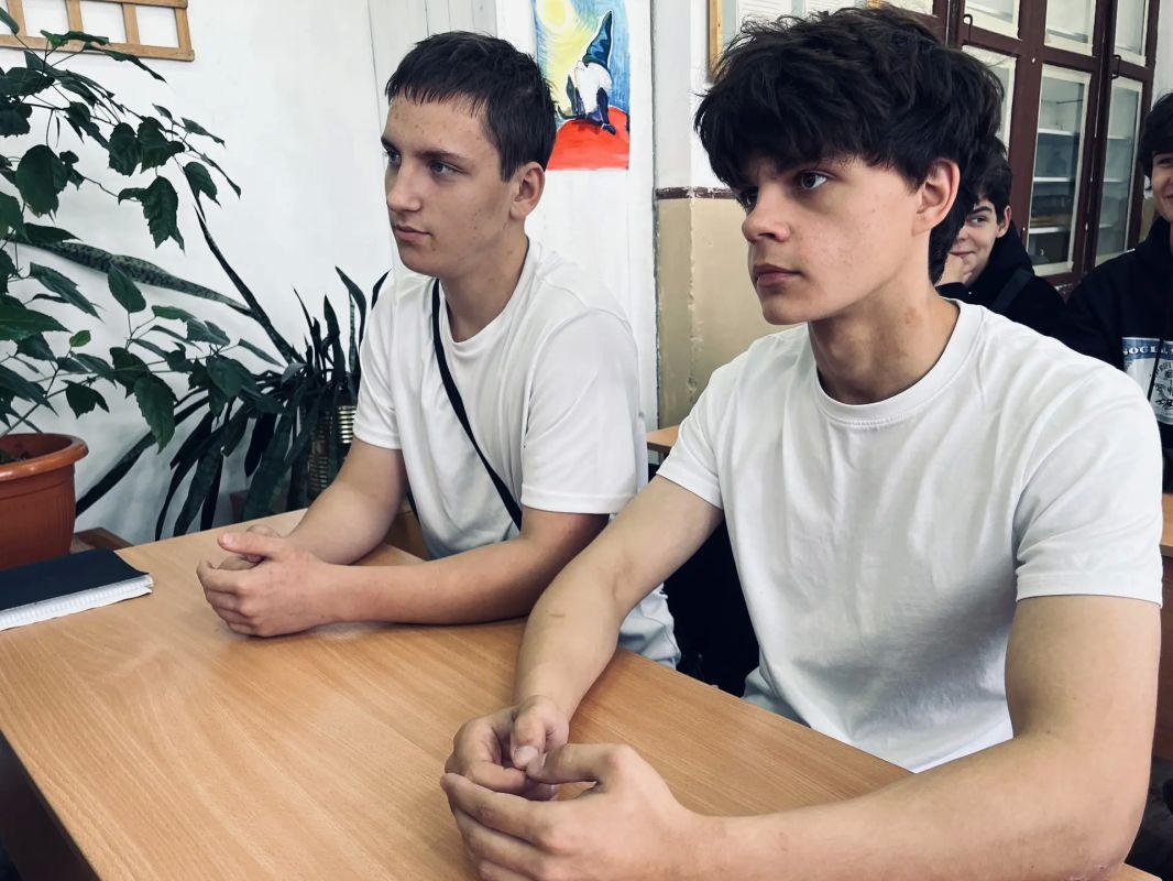 7 сентября состоялось занятие «Разговоры о важном», которые были посвящены двум важным темам 7 сентября состоялось занятие «Разговоры о важном», которые были посвящены двум важным темам
