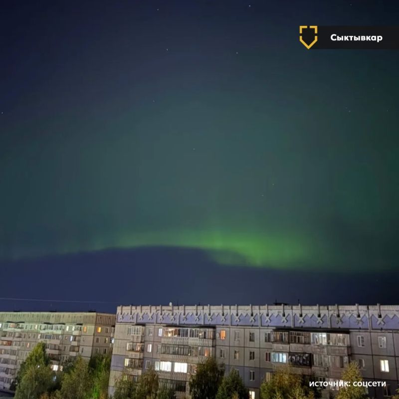 Красивое из Санкт-Петербурга, где местные жители увидели в небе над городом северное сияние Красивое из Санкт-Петербурга, где местные жители увидели в небе над городом северное сияние
