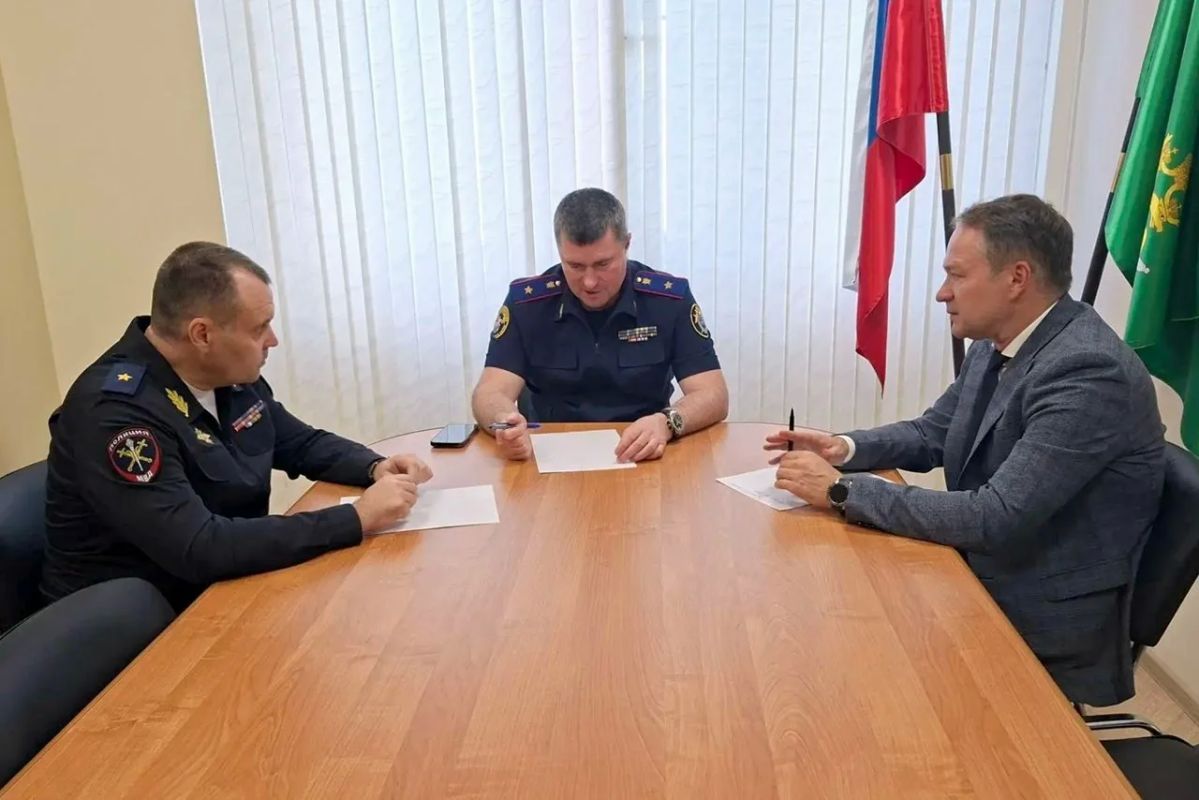 В расследование обстоятельств трагедии на 1180-м километре федеральной трассы М-8 «Холмогоры» включился генерал-майор полиции Алексей Кузнецов В расследование обстоятельств трагедии на 1180-м километре федеральной трассы М-8 «Холмогоры» включился генерал-майор полиции Алексей Кузнецов