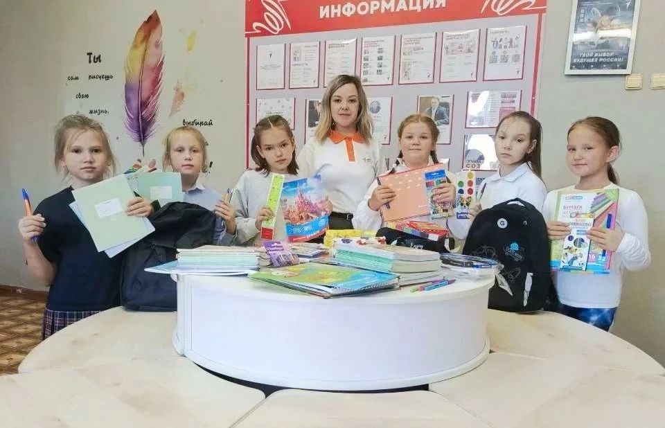 Школьники Коряжмы передают поддержку детям Донецкой республики Школьники Коряжмы передают поддержку детям Донецкой республики