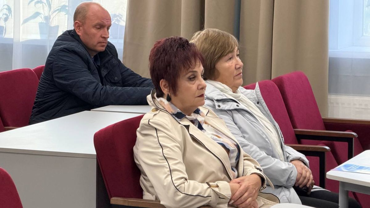 Игорь Арсентьев: Есть разговоры, после которых ещё долго прокручиваешь в голове услышанные вопросы, адреса, цифры и конкретные человеческие истории Игорь Арсентьев: Есть разговоры, после которых ещё долго прокручиваешь в голове услышанные вопросы, адреса, цифры и конкретные человеческие истории