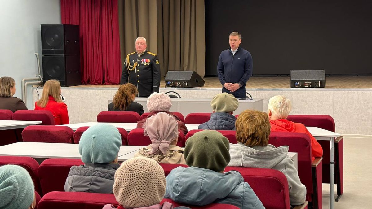 Игорь Арсентьев: Есть разговоры, после которых ещё долго прокручиваешь в голове услышанные вопросы, адреса, цифры и конкретные человеческие истории Игорь Арсентьев: Есть разговоры, после которых ещё долго прокручиваешь в голове услышанные вопросы, адреса, цифры и конкретные человеческие истории