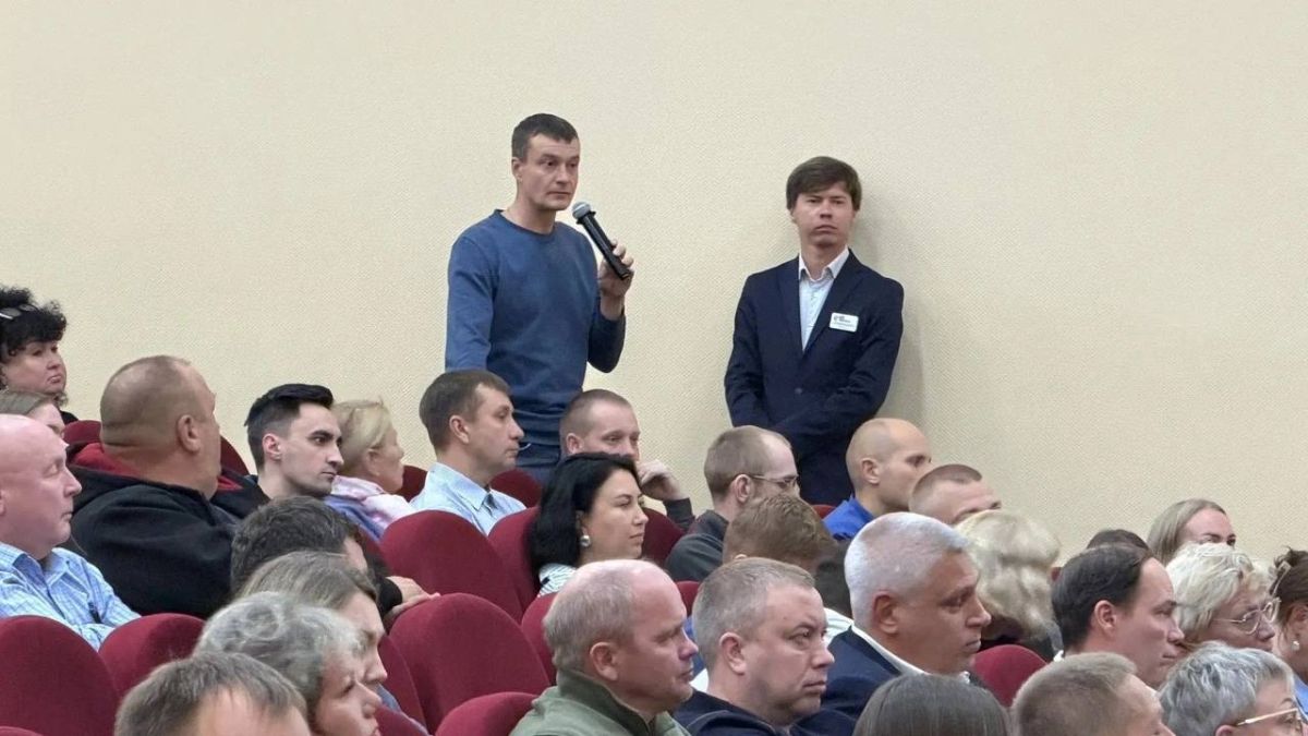 Игорь Арсентьев: Встретился с работниками ОСК «Звёздочка»: люди поднимают не только большие городские темы, но и конкретные вопросы, с которыми сталкиваются каждый день Игорь Арсентьев: Встретился с работниками ОСК «Звёздочка»: люди поднимают не только большие городские темы, но и конкретные вопросы, с которыми сталкиваются каждый день