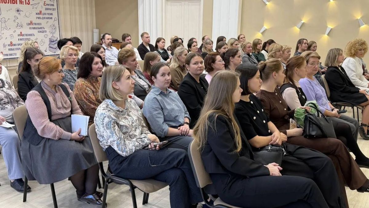 «Воспитание – дело трудное, и улучшение его условий – одна из священных обязанностей каждого человека», – говорил Константин Ушинский, выдающийся русский педагог, основоположник научной педагогики в России «Воспитание – дело трудное, и улучшение его условий – одна из священных обязанностей каждого человека», – говорил Константин Ушинский, выдающийся русский педагог, основоположник научной педагогики в России