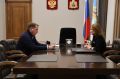 Александр Цыбульский: На рабочей встрече с руководителем аппарата комиссии Государственной Думы по обеспечению жилищных прав граждан Ингой Яценко обсудили вопросы, связанные с расселением аварийного жилья