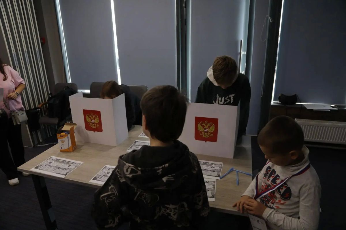 В Центре общественного наблюдения школьникам Архангельска рассказали о выборах В Центре общественного наблюдения школьникам Архангельска рассказали о выборах