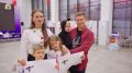 Многодетные родители Сергей и Елизавета Бобрецовы из Архангельска уверены: ответственность начинается с личного примера