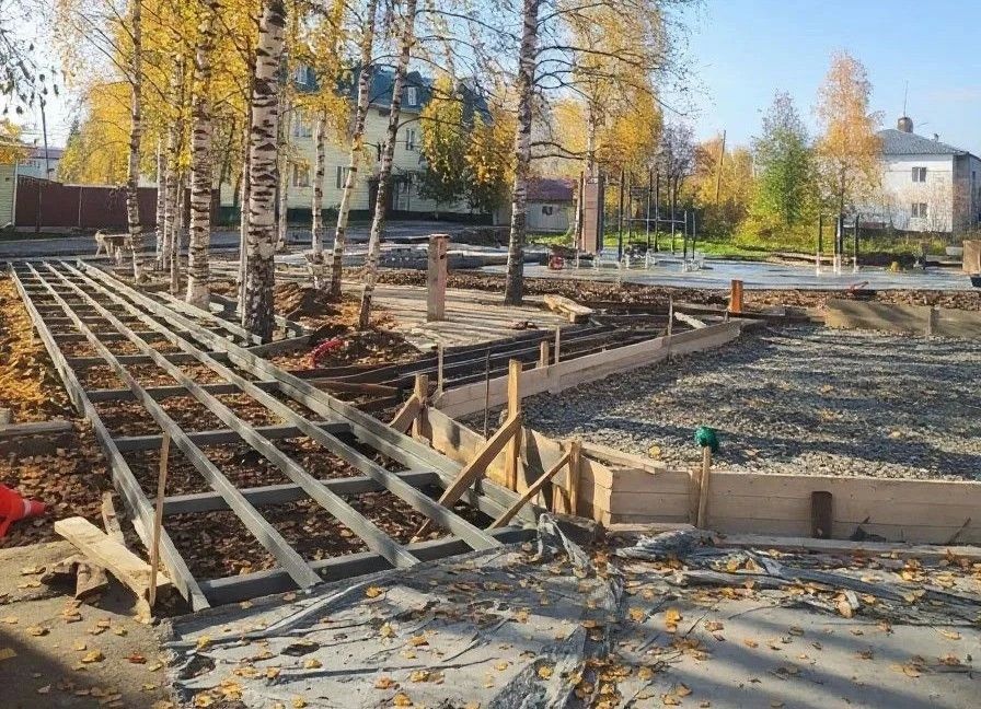 В Холмогорах продолжается реализация первого этапа благоустройства центральной части села В Холмогорах продолжается реализация первого этапа благоустройства центральной части села