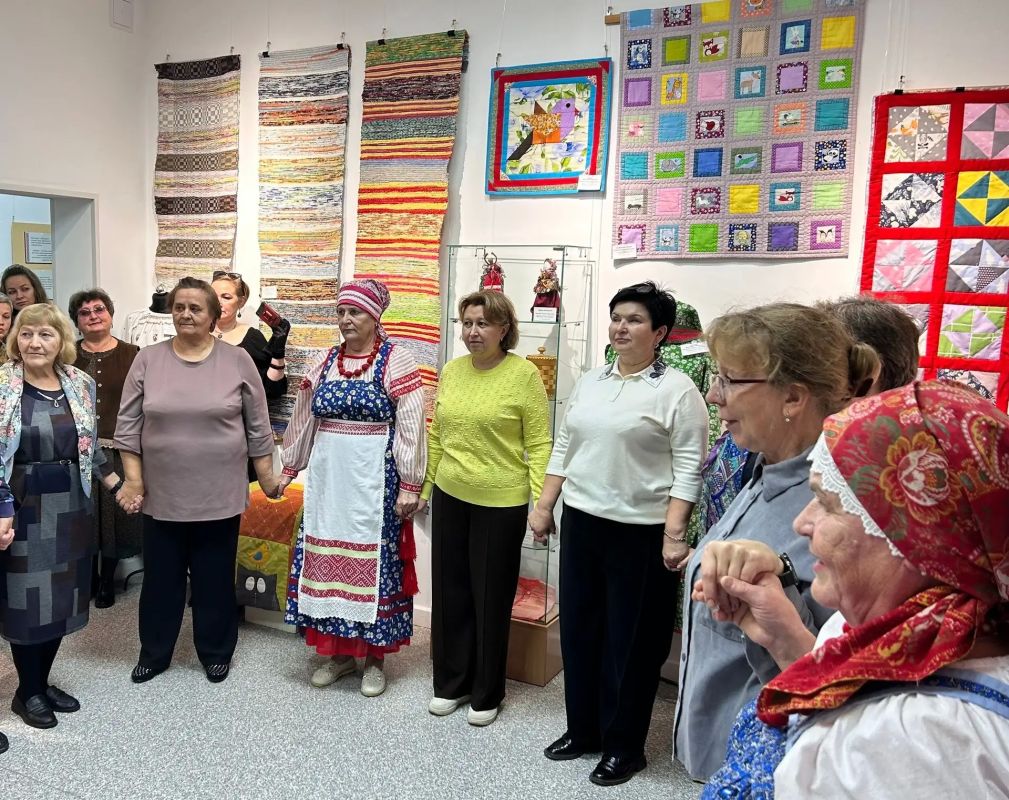 ЛЮБО-ДОРОГО ГЛЯДЕТЬ!. В Верхнетоемском музее состоялось торжественное открытие новой выставки и награждение участников окружного конкурса «Верхнетоемские умельцы» ЛЮБО-ДОРОГО ГЛЯДЕТЬ!. В Верхнетоемском музее состоялось торжественное открытие новой выставки и награждение участников окружного конкурса «Верхнетоемские умельцы»