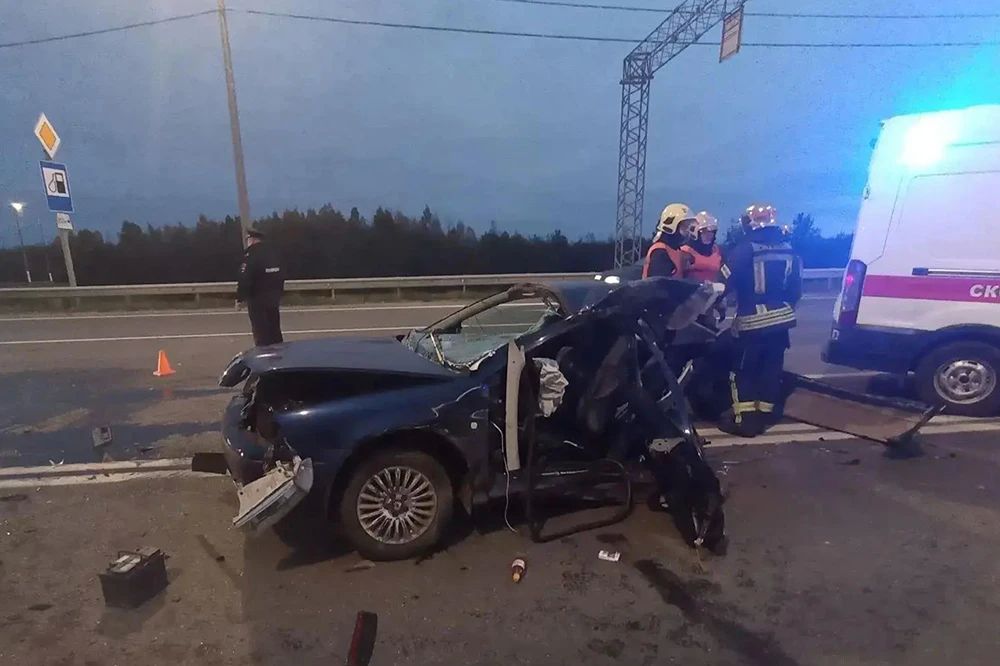 В Архангельске сотрудники полиции устанавливают обстоятельства ДТП с участием четырех транспортных средств, в том числе микроавтобуса В Архангельске сотрудники полиции устанавливают обстоятельства ДТП с участием четырех транспортных средств, в том числе микроавтобуса