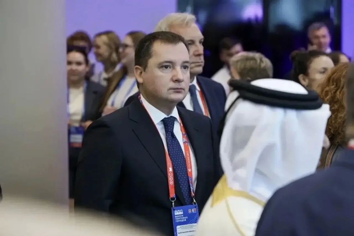 Александр Цыбульский: Сегодня работаю в Светлогорске на I Международном Форуме портовых городов, знакомство с которым начали с обхода выставочной экспозиции «Атлас инвестиционных возможностей портовых городов» Александр Цыбульский: Сегодня работаю в Светлогорске на I Международном Форуме портовых городов, знакомство с которым начали с обхода выставочной экспозиции «Атлас инвестиционных возможностей портовых городов»